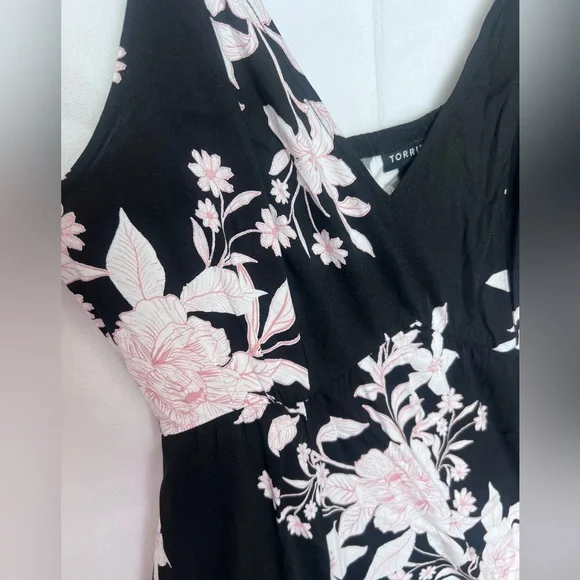 Torrid Black and Pink Floral Maxi Dress NWT size 12(0) - Picture 8 of 8